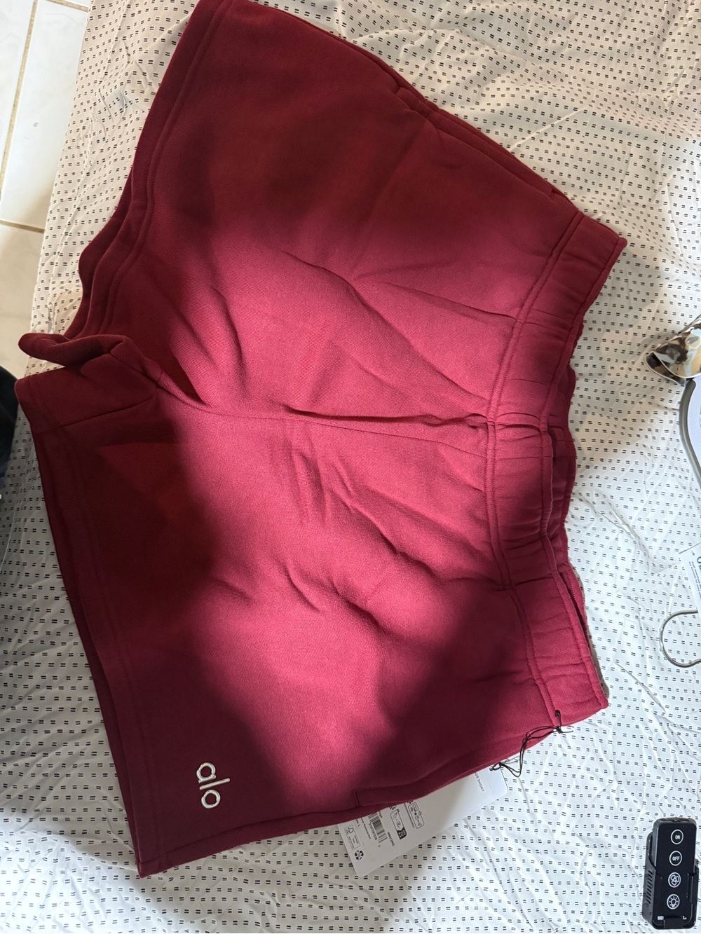 ALO Yoga Women's Maroon Athletic Short - Picture 2 of 2